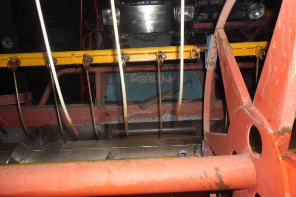 ขายรถเกี่ยวแบบอุ้ม เกษตรพัฒนา ไอ้หนุ่มไวไฟ รุ่น "ร้อนกว่าไฟ"  อุ้ม2.5ตัน ตัวเดิน10HT ปั๊มไดกิ้น23 เครื่องISUZU ROCKY 6HE1 195TURBO  ช่วงล่างดี เครื่องแน่น ปั๊มดี โซ่ต้องเปลี่ยน (คุยกันได้) ราคาต่อรองได้เด้อ พี่น้องครับ