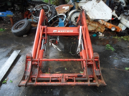 ขาย เฮียสุชาติ..จ.พิจิตร ส่งรถมารับแล้วครับ ชุดตักหน้ารถไถฟอร์ด ยี่ห้อMAILLEUX  MX40-85 ลูกค้ามาทางไกล บริการ24ชม.ครับ