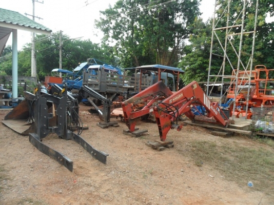 ขาย เฮียสุชาติ..จ.พิจิตร ส่งรถมารับแล้วครับ ชุดตักหน้ารถไถฟอร์ด ยี่ห้อMAILLEUX  MX40-85 ลูกค้ามาทางไกล บริการ24ชม.ครับ