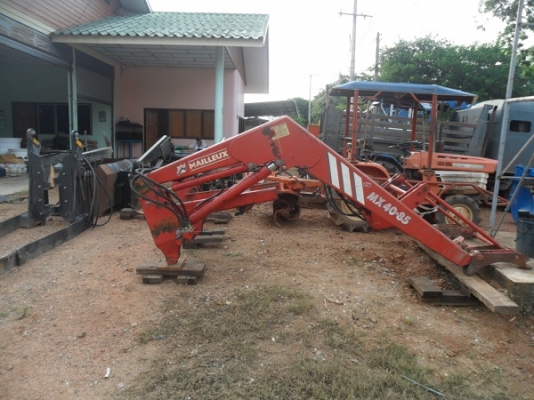 ขาย เฮียสุชาติ..จ.พิจิตร ส่งรถมารับแล้วครับ ชุดตักหน้ารถไถฟอร์ด ยี่ห้อMAILLEUX  MX40-85 ลูกค้ามาทางไกล บริการ24ชม.ครับ