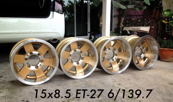 ขายล้อ Adventure Japan Style ขอบ 15x8.5 ET-27 6/139.7 ออฟลึก 4 นิ้ว สภาพสวยมาก