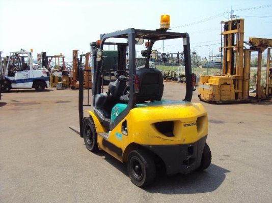 ขายฟอร์คลิฟต์ KOMUTSU FG20-16 ( SPECS JAPAN )  เสา 3 M  , เกียร์ MT  สภาพสวยครับ ใช้งานมาน้อย 5000 กว่า ช.ม  ++ เดิมแท้จากญี่ปุ่น