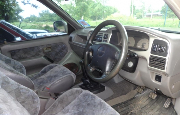 ขายอีซุซุดราก้อนอาย 4 ประตู ขายอีซุซุดราก้อนอาย 4 ประตู