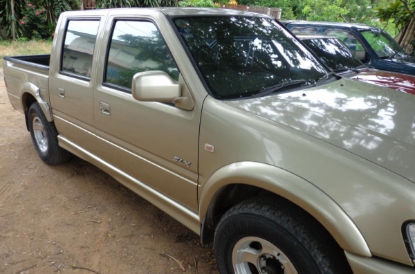 ขายอีซุซุดราก้อนอาย 4 ประตู ขายอีซุซุดราก้อนอาย 4 ประตู