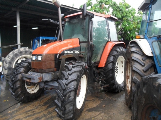 ขายแล้วรถไถฟอร์ด TS90 NEW HOLLAND เครื่องดี เกียร์24X24 ท้ายธรรมดา สีใหม่ สภาพสวยภายในสวยครบๆ