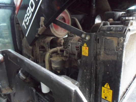 ขายแล้วรถไถฟอร์ด TS90 NEW HOLLAND เครื่องดี เกียร์24X24 ท้ายธรรมดา สีใหม่ สภาพสวยภายในสวยครบๆ