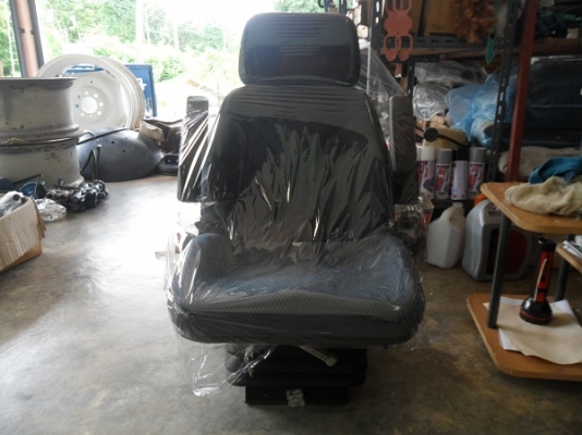 ขายแล้วครับ เบาะใส่รถไถฟอร์ดได้ทุกรุ่น นั่งกระชับมีท้าวแขนขับสบาย มีเข็มขัดนิรภัยมาด้วย สภาพใหม่มากๆ ตัวละ8,500บาท.