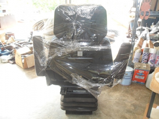 ขายแล้วครับ เบาะใส่รถไถฟอร์ดได้ทุกรุ่น นั่งกระชับมีท้าวแขนขับสบาย มีเข็มขัดนิรภัยมาด้วย สภาพใหม่มากๆ ตัวละ8,500บาท.