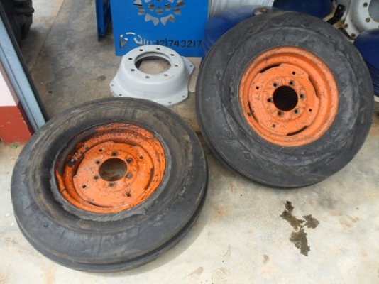 ขายแล้ว ยางหน้ารถไถถอด\% กู๊ดเยียร์ 750-16 + กระทะล้อเก่านอกแท้ ขอบคุณผู้ใหญ่แทน ม.4ไทรโยคใหญ่ มากครับ