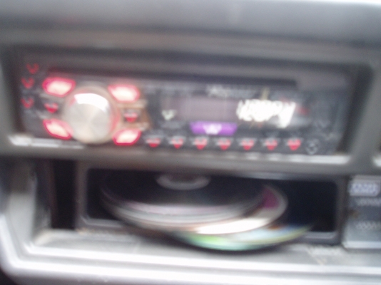 ขายรถตู้เล็กไลเอทเหลี่ยมเครื่อง1800หัวฉีดติดแก๊ส เกียร์ออโต้