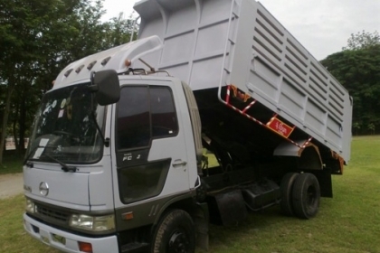 ขายหกล้อดัมพ์ HINO FC4J ปี44 เครื่อง 145 แรง กระบะยาว 4.20 x 2.30 เมตร กุตระแกรงเหล็ก ซัซซี่สวย ยางดี แอร์เย็น ใช้น้อย 930,000