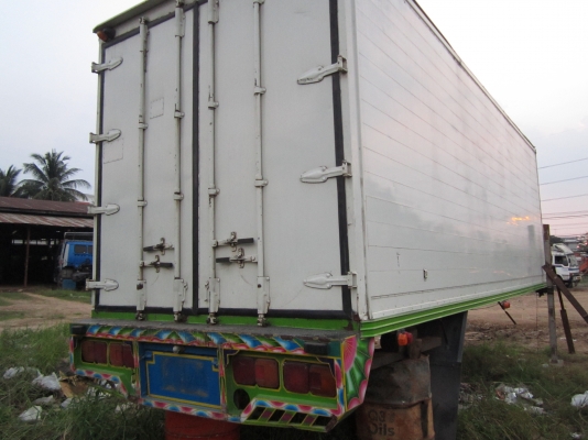 ตู้แห้งปีเนียม3บานสภาพสวยพร้อมใช้7,20เมตร