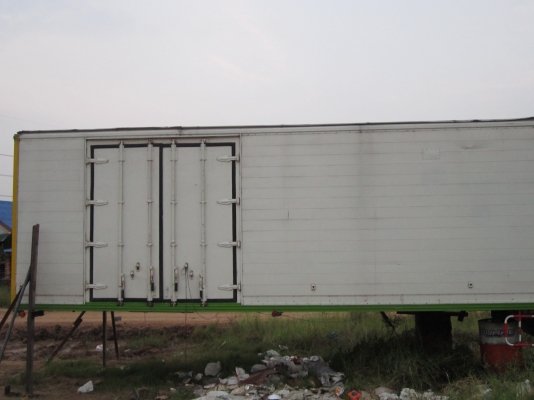 ตู้แห้งปีเนียม3บานสภาพสวยพร้อมใช้7,20เมตร