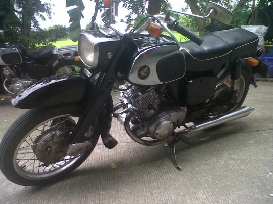 ขาย c92 สวยๆ 0848809220 สตาร์ทง่าย ทะเบียนโอนเครื่องดีมากๆ ของเดิมเยอะ สีสวย poohรังสิต