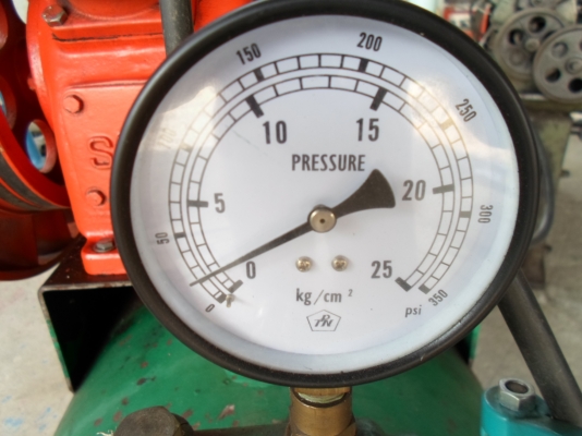 ป๊มลม ฟูเซ็ง 300 ลิตร 30000 ป๊มลม ฟูเซ็ง 300 ลิตร 30000