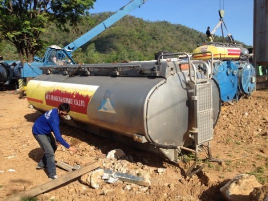 ขาย ถังน้ำมันอลูมิเนียม ติดรถสภาพสวยเหลือใบเดียว ครับ