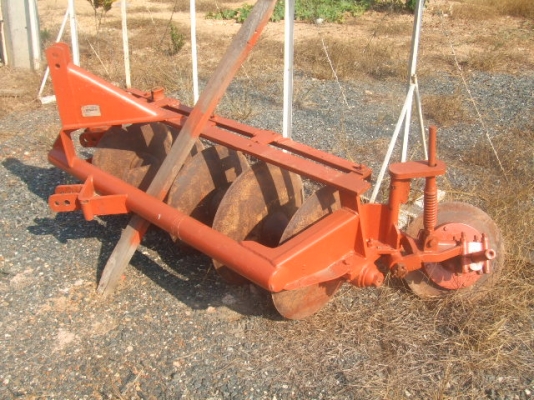 ขายผาน 5  ตราช้างครับ โครงผาน 6  ตามสภาพ ใช้งานได้ครับ