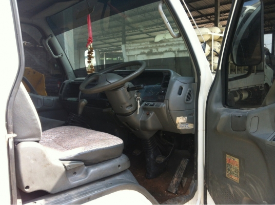 ขายรถ 6 ล้อ มิตซูบิชิ NGV แท้ 100\% (ไม่รวมตู้)