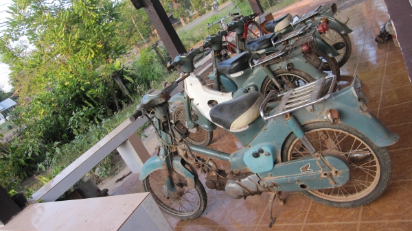 ด่วนๆๆครับมาใหม่คับ ชี50 เดิมๆครับสภาพเดิมๆๆสวยๆมีบังโซ่ครับ เครื่องไม่ติดเล่มไม่มีขายตามสภาพครับช้าอดหมดก่อนครับ ขาย6900บาทไม่รวมส่งราครานี้ไม่ลดแล้วนะครับ สนใจติดต่อ0801696651 ส่งได้ทั่วไทย ราคาส่ง1000บาทส่งได้ครับเอาก่อนเลือกก่อนครับ....