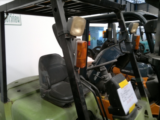 ขายรถฟอร์คลีฟท์ MITSUBISHI FD20 เสา 3เมตร เกียร์ออโต้ปี2001  รถนอกนำเข้า สวยราคาไม่แพงครับติดต่อ มานะ 085-9049669