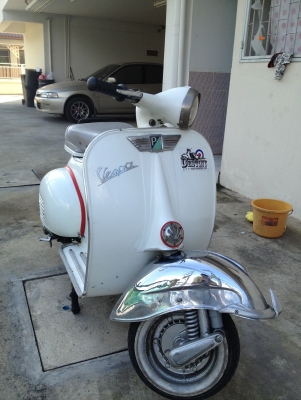 ขาย vespa 64  สีขาว  32000 บาท  ต่อรองได้