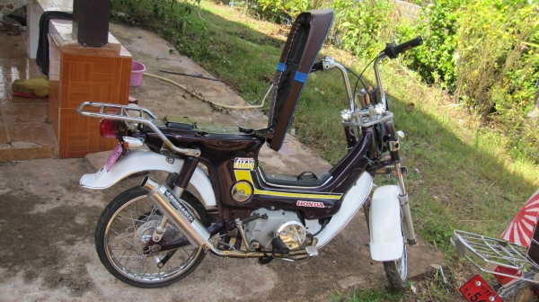 ลดๆๆๆเหลือ21000ถ้วนครับ จะเลิกเล่นแล้วครับขายๆๆขายชาลีสีม่วงครามเครื่องเวฟ110 มีเล่มเครื่องครับ ขาย21000บาทครับ แต่งสวยๆสนใจติดต่อ 080-1696651 ส่งได้ทั่วไทย