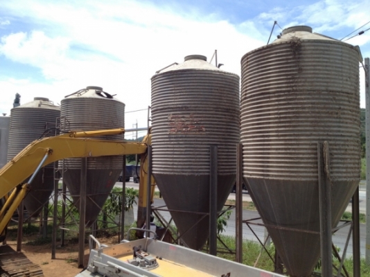 รายละเอียด ขาย ไซโล(Silo) อาหารสัตว์ สภาพสวย ราคาถูก!!!!