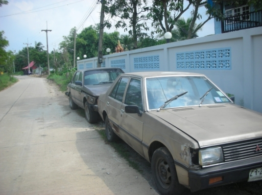 ขายซากรถยนต์ 3 คัน (เหลือ 2 คัน ครับ เหมาไปตัดเลย) ขายซากรถยนต์ 3 คัน (เหลือ 2 คัน ครับ เหมาไปตัดเลย)