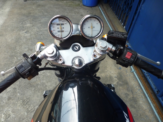 ขาย Bandit V 400 ปี97 อินวอยเครื่องดีระบบไฟดีรับประกันไม่มีปัญหาชัวร์ ราคา55000