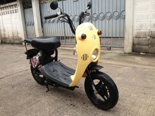 choi nori สตาร์ทมือ-เท้า +ตระแกรงหลัง 13500 ถูกสุดแล้ว สีเหลือง  ตระแกรงหลัง+เบาะซ้อนท้าย ของครบครับ หายากนะครับสตาร์ทมือของครบๆ  รถ 50 cc เครื่องยนต์ 4 จังหวะ ขับเคลื่อนด้วยโซ่ อะไหล่มีเยอะครับ ในประไทยขับกันหลายพันคันแล้วครับ  ส่งได้ทั่วประเทศ กทม.ส่งถึ