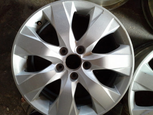 แม็กhonda 17 5รู114 กับยางมิชลิน 215/45 ปี2010 แม็กhonda 17 5รู114 กับยางมิชลิน 215/45 ปี2010