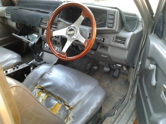 ขาย กระบะแค็ป มังกรทอง 2.5  ปี33/90 เครื่อง 87HP แน่นๆ ไม่ไอ ไม่เยิ้ม ภายในดี เบาะมีขาด แอร์เย็น พาวเวอร์ วิทยุเทป ล้อแม็ก  สีดี กระบะไม่ผุ คัสซีสวย แปลงหน้าเป็นโฉม หน้าหนู พร้อมใช้***ขายแล้วครับ ขอบคุณ Truck2hand