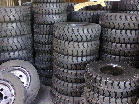 รับหล่อดอกยางตันและยางลมทุกขนาด มียางแกะดอกด้วยค่ะ 0860199503 จำหน่ายยางใหม่ทุกยี่ห้อ ทุกขนาด