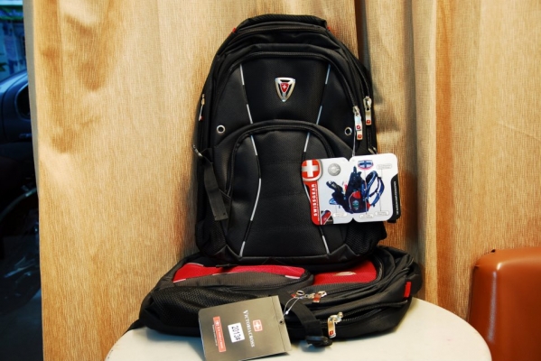 กระเป๋าเป้ SWISS GEAR เหมาะขี่มอไซน์ ใส่เอกสาร หรือ  notebook