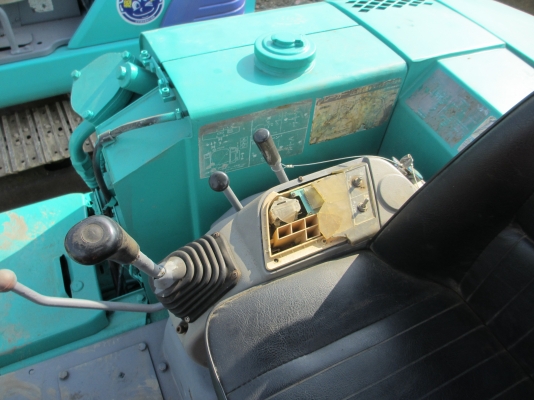 KOMATSU PC40-7  เก่าญี่ปุ่น เอวแน่น สภาพพร้อมใช้ สุดๆเอาไปแบ่งกันใช้ได้เลยครับ   น้องร็อค จัดหั้ย สนใจโทร สอบถามได้ 081-8535656