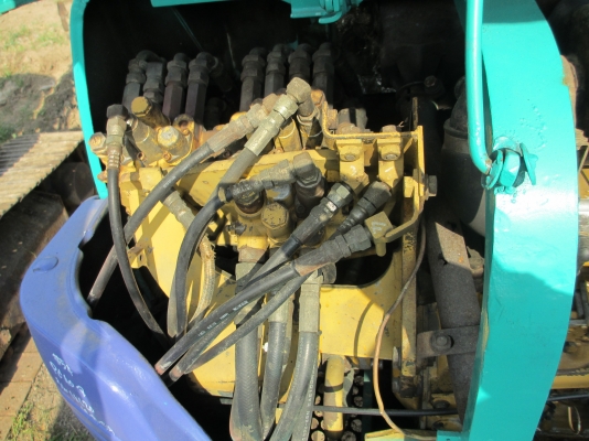 KOMATSU PC40-7  เก่าญี่ปุ่น เอวแน่น สภาพพร้อมใช้ สุดๆเอาไปแบ่งกันใช้ได้เลยครับ   น้องร็อค จัดหั้ย สนใจโทร สอบถามได้ 081-8535656