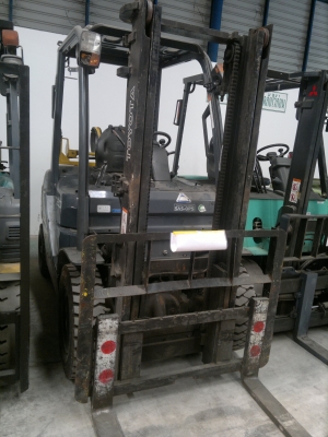 ขายรถฟอร์คลีฟท์ TOYOTA 8FGL25 เสา3 เมตร เกียร์ออโต้ปี2007, 4527 ชม.รถนอกนำเข้า ติดต่อ มานะ 085-9049669