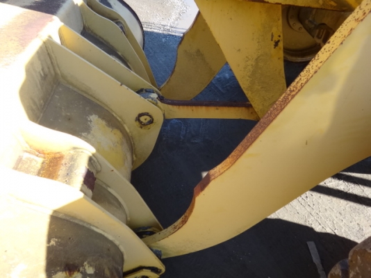 รถตักล้อยาง  WA200-1 สภาพสวย  ชั่วโมงน้อย  ซีเรียล  3XXXX  จะมาถึงเมืองไทยเร็ว ๆ นี้  โทร. 081-373-0559