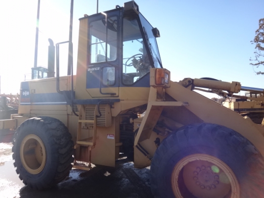 รถตักล้อยาง  WA200-1 สภาพสวย  ชั่วโมงน้อย  ซีเรียล  3XXXX  จะมาถึงเมืองไทยเร็ว ๆ นี้  โทร. 081-373-0559