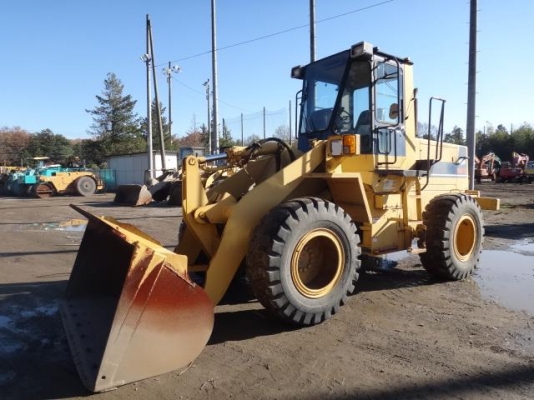 รถตักล้อยาง  WA200-1 สภาพสวย  ชั่วโมงน้อย  ซีเรียล  3XXXX  จะมาถึงเมืองไทยเร็ว ๆ นี้  โทร. 081-373-0559