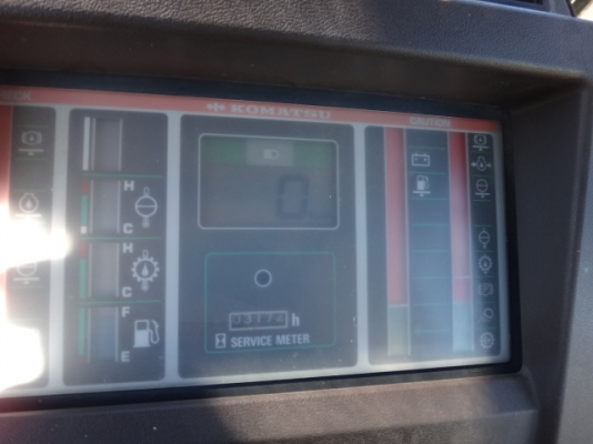 รถตักล้อยาง  WA200-1 สภาพสวย  ชั่วโมงน้อย  ซีเรียล  3XXXX  จะมาถึงเมืองไทยเร็ว ๆ นี้  โทร. 081-373-0559