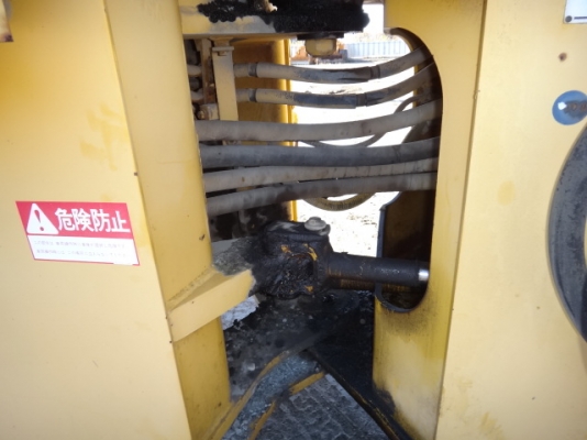 รถตักล้อยาง  WA200-1 สภาพสวย  ชั่วโมงน้อย  ซีเรียล  3XXXX  จะมาถึงเมืองไทยเร็ว ๆ นี้  โทร. 081-373-0559