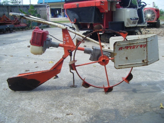 เครื่องชักร่องน้ำ