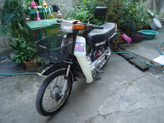 ขาย SUZUKI RC80 พร้อมเล่มทะเบียนภาษีไม่ขาด  พรบ.พร้อม สภาพดีมากเบาะใหม่ กระจกใหม่ ตระกร้าใหม่ ปลอกแฮนด์ใหม่ๆครับ สเตอ หน้า หลัง โซ่ เพิ่งเปลี่ยนยกชุดแล้วครับ ขาย 5,000.- ;วิ่งฉิว ปลิวลม เครื่องแห้งๆ แน่นๆครับ อยู่เชียงใหม่