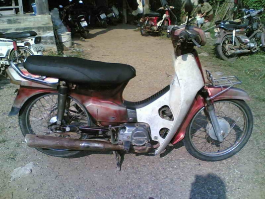 ขายดรีมคุรุสภา(แดง)เล่มทะเบียนพร้อมชุดโอน เครื่องสมบูรณ์รถปี 34 ทะเบียนขาดปี 43 ขาย 8500 บาท