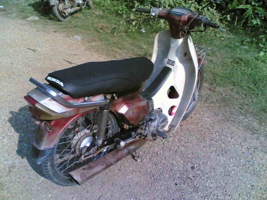 ขายดรีมคุรุสภา(แดง)เล่มทะเบียนพร้อมชุดโอน เครื่องสมบูรณ์รถปี 34 ทะเบียนขาดปี 43 ขาย 8500 บาท