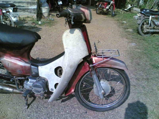 ขายดรีมคุรุสภา(แดง)เล่มทะเบียนพร้อมชุดโอน เครื่องสมบูรณ์รถปี 34 ทะเบียนขาดปี 43 ขาย 8500 บาท