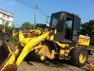 ขายรถตัก TCM,L13-3/พร้อมใช้งาน สนใจติดต่อคุณรัตนศักดิ์ โทร.081-7621704&rlm;