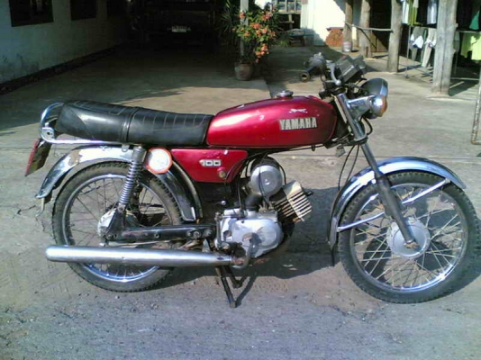 ขายยามาฮ่า DX100 Noเล่มออกใบซื้อขายให้ รถเดิมๆพร้อมใช้เครื่องดีอะไหร่เกือบครบ ขาย 6500 บาท