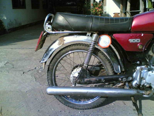 ขายยามาฮ่า DX100 Noเล่มออกใบซื้อขายให้ รถเดิมๆพร้อมใช้เครื่องดีอะไหร่เกือบครบ ขาย 6500 บาท